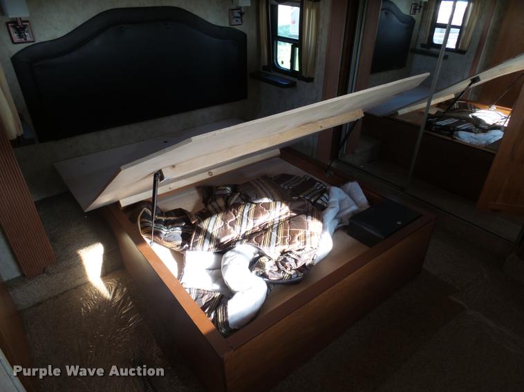 image for item DH9713 2013 Keystone Montana camper