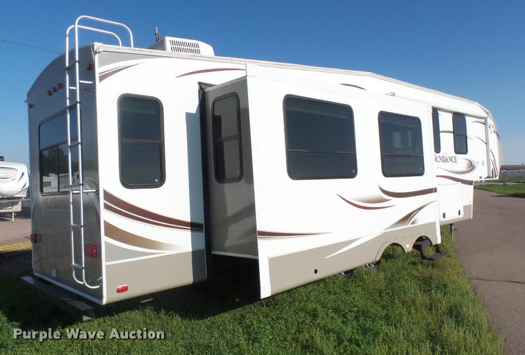 image for item DH9714 2013 Sundance 3310CL camper