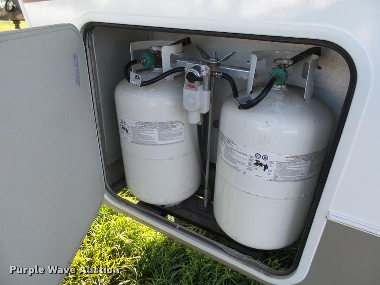 image for item DH9714 2013 Sundance 3310CL camper