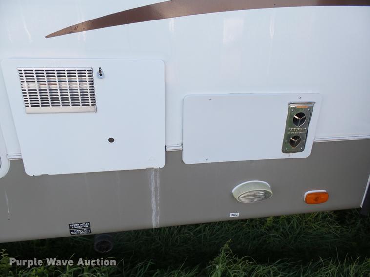 image for item DH9714 2013 Sundance 3310CL camper