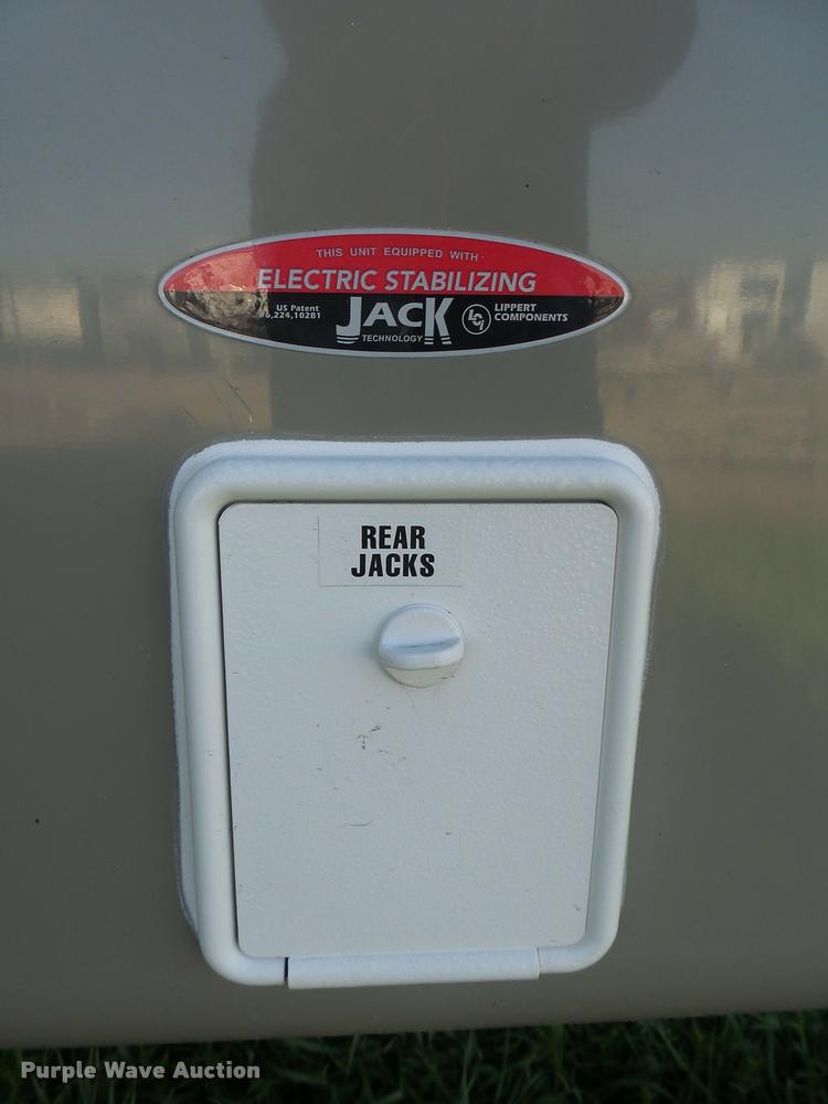 image for item DH9714 2013 Sundance 3310CL camper