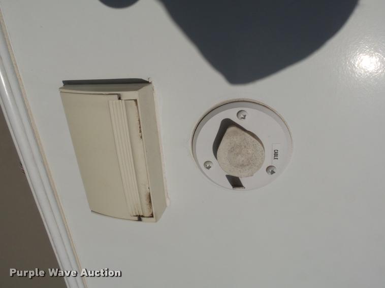 image for item DH9714 2013 Sundance 3310CL camper