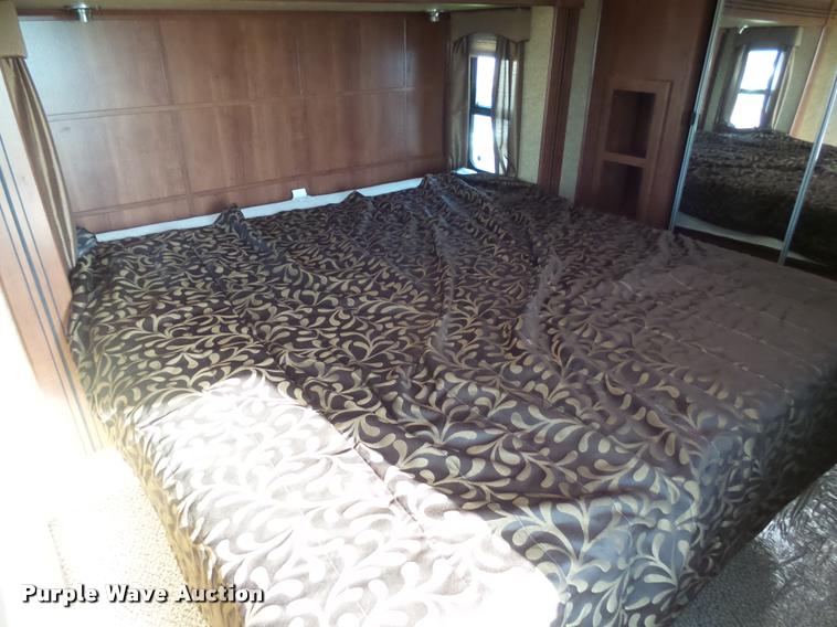 image for item DH9714 2013 Sundance 3310CL camper