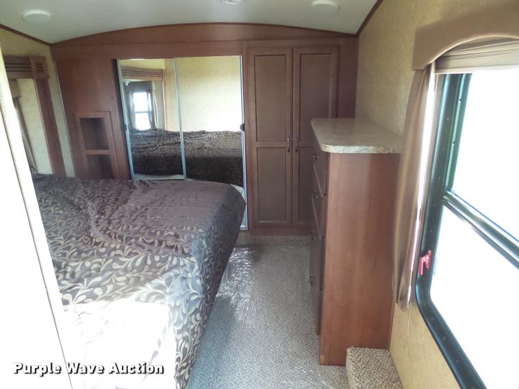image for item DH9714 2013 Sundance 3310CL camper
