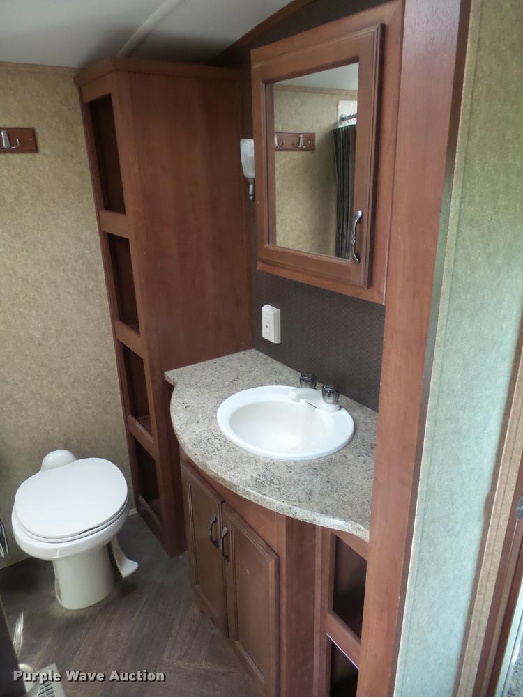 image for item DH9714 2013 Sundance 3310CL camper