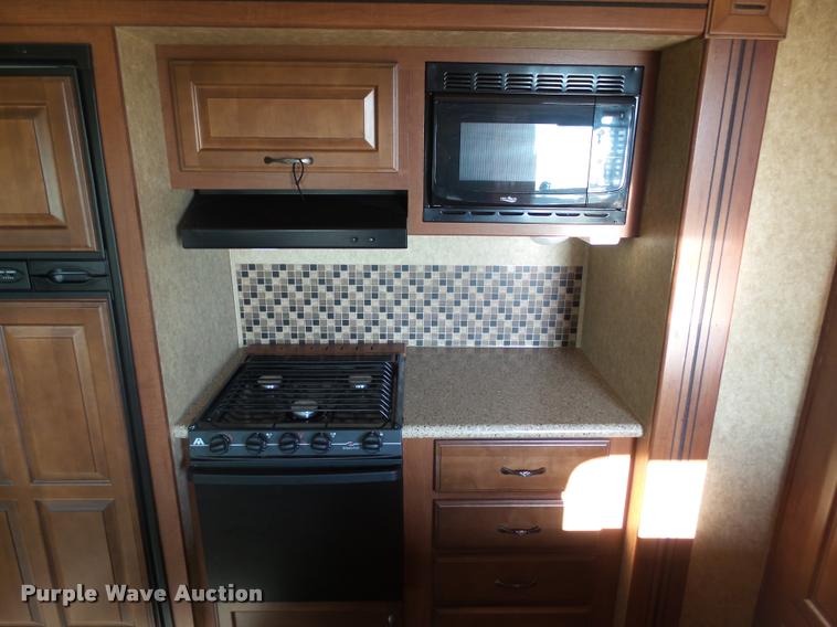 image for item DH9714 2013 Sundance 3310CL camper