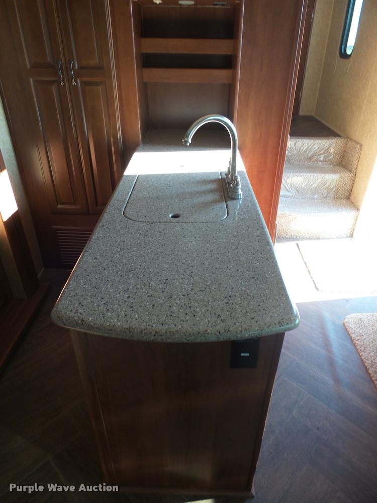 image for item DH9714 2013 Sundance 3310CL camper