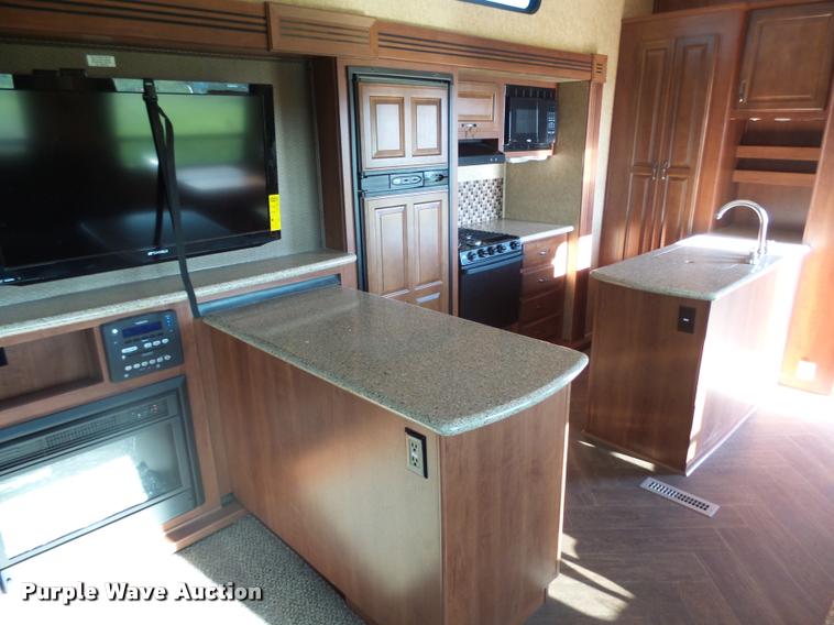 image for item DH9714 2013 Sundance 3310CL camper