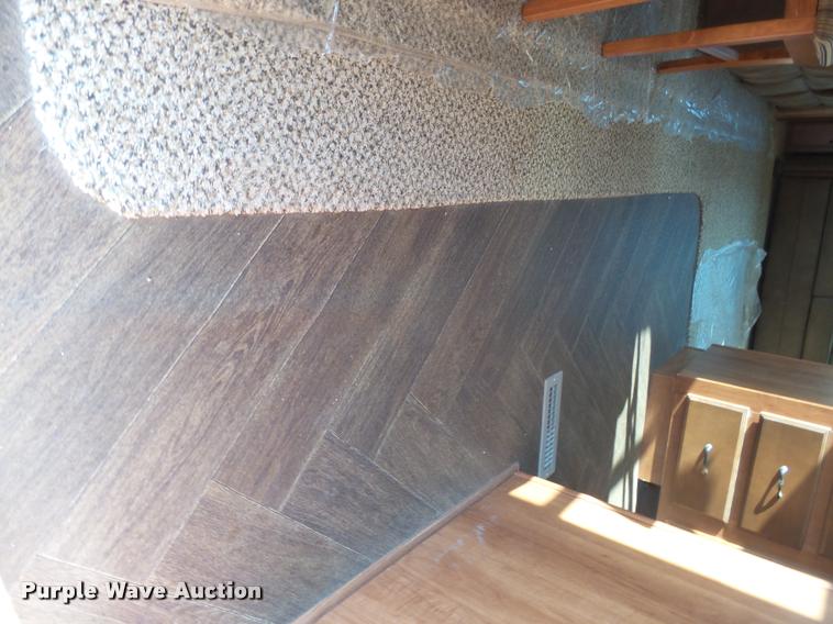 image for item DH9714 2013 Sundance 3310CL camper