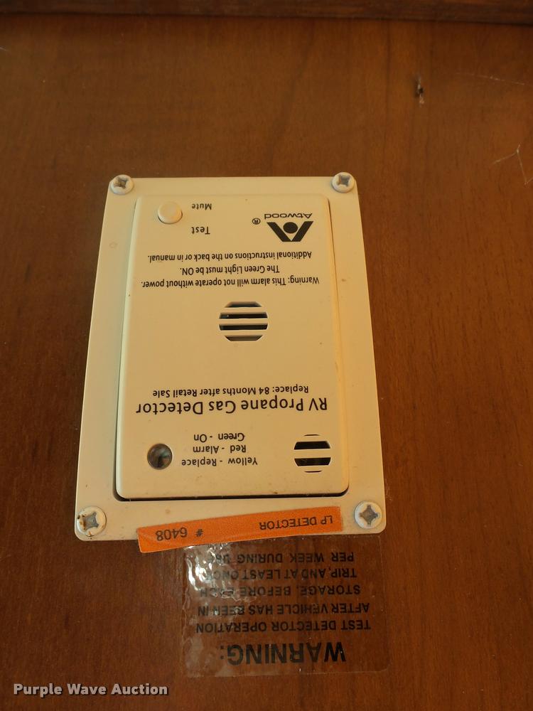 image for item DH9714 2013 Sundance 3310CL camper