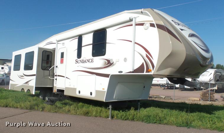 image for item DH9714 2013 Sundance 3310CL camper