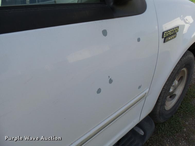 image for item DH9728 1998 Ford Expedition SUV