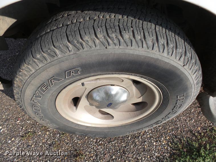 image for item DH9728 1998 Ford Expedition SUV