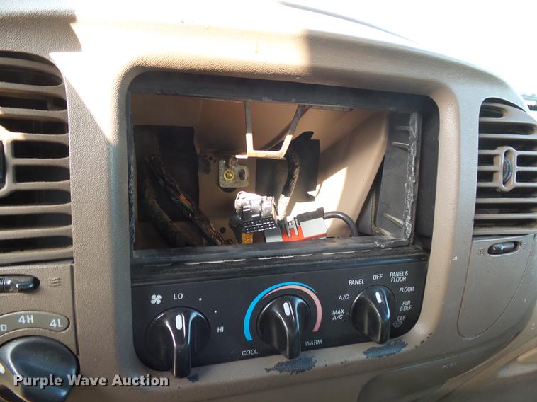 image for item DH9728 1998 Ford Expedition SUV