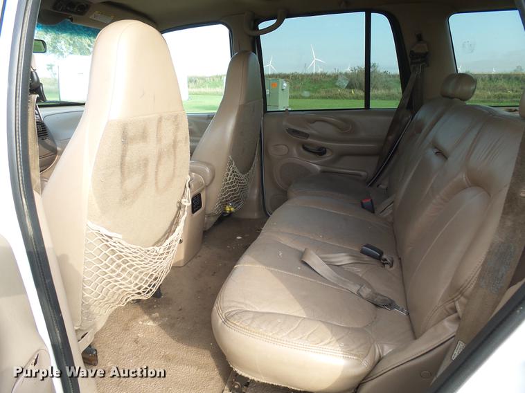 image for item DH9728 1998 Ford Expedition SUV
