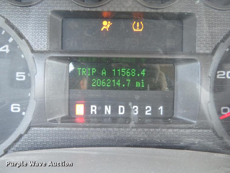 image for item DI9872 2009 Ford F250 Super Duty flatbed pickup truck