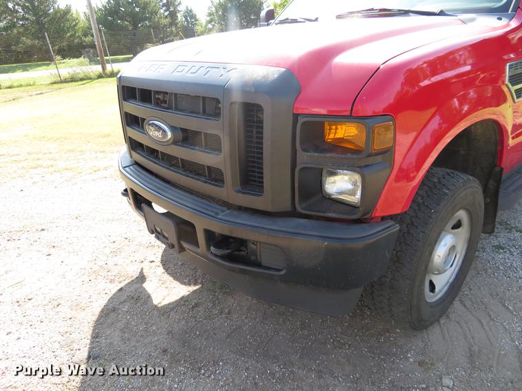 image for item DI9872 2009 Ford F250 Super Duty flatbed pickup truck