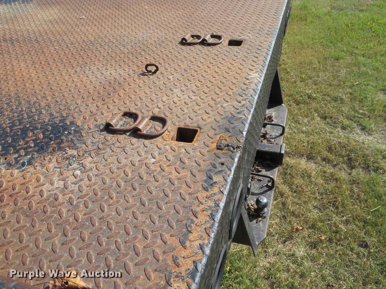 image for item DI9872 2009 Ford F250 Super Duty flatbed pickup truck