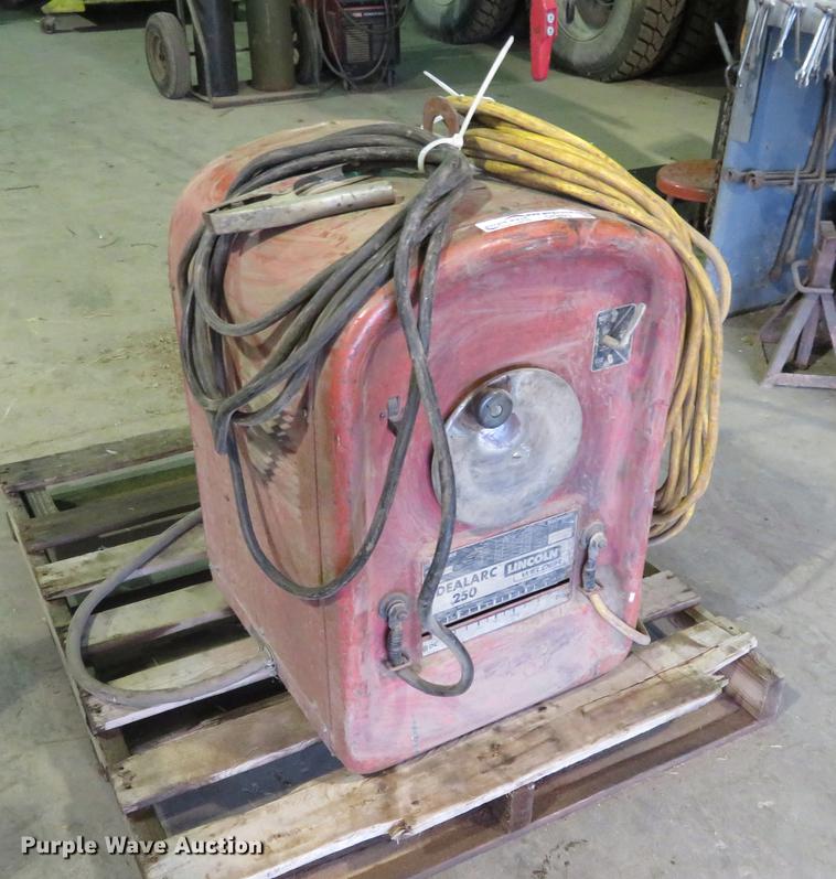 image for item DI9893 Lincoln Idealarc 250 AC/DC welder