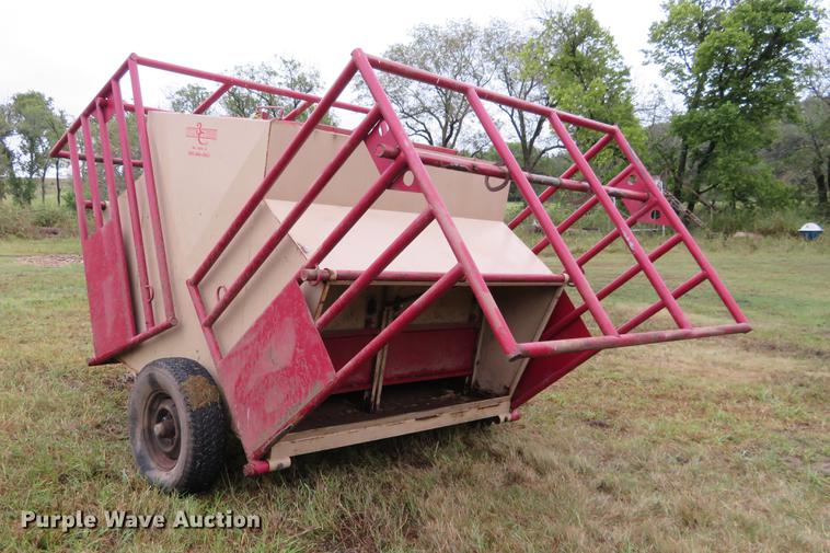 image for item DI9897 3C cattle feeder
