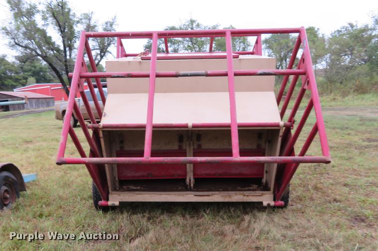image for item DI9897 3C cattle feeder