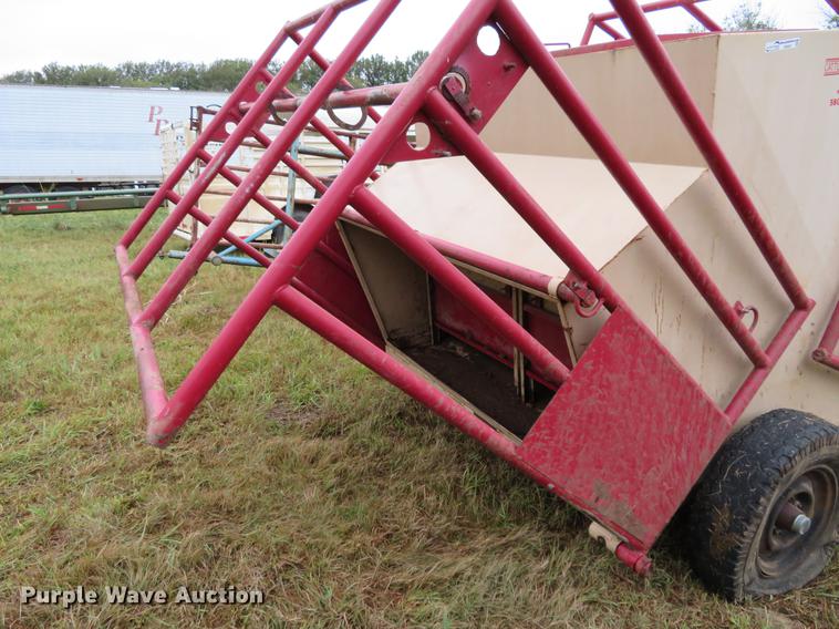 image for item DI9897 3C cattle feeder