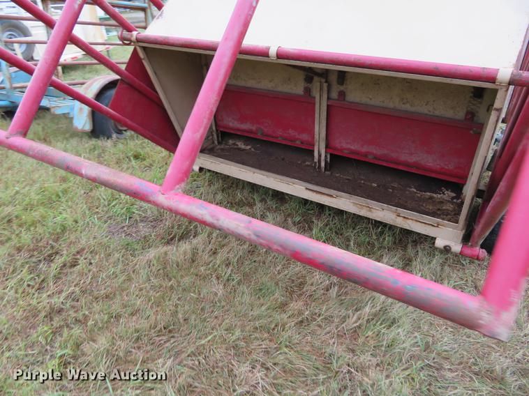image for item DI9897 3C cattle feeder