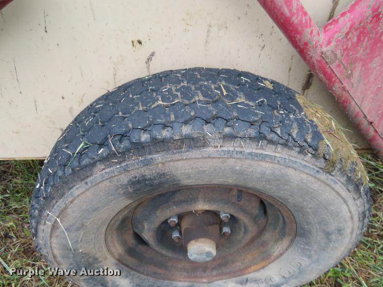 image for item DI9897 3C cattle feeder