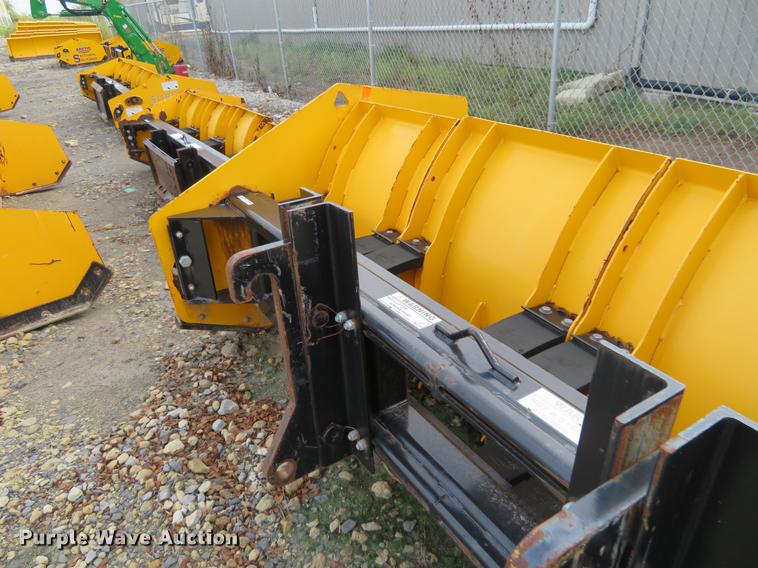 image for item DI9909 Artic HD wheel loader snow pusher