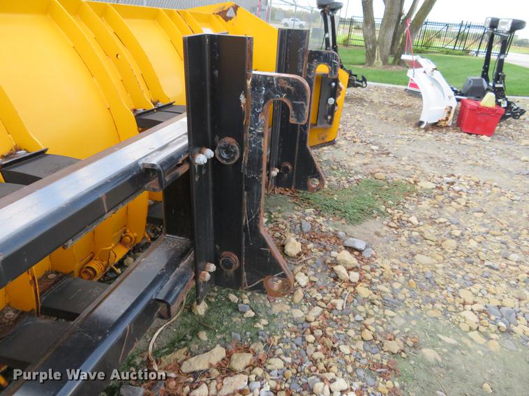 image for item DI9909 Artic HD wheel loader snow pusher