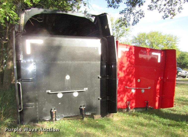 image for item DO9117 (2) Peterbilt 386 sleepers