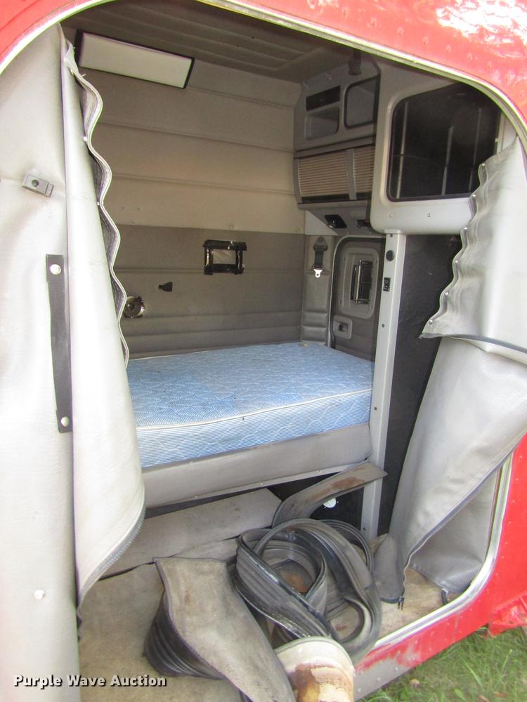 image for item DO9117 (2) Peterbilt 386 sleepers