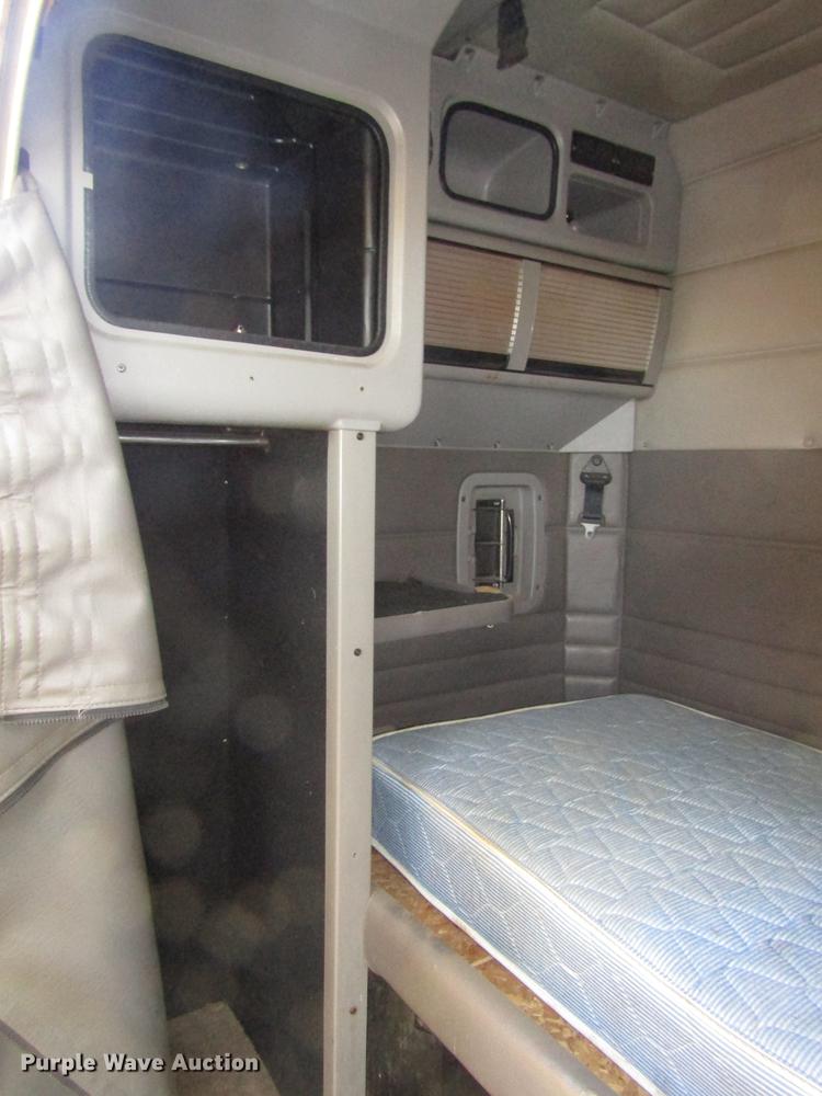 image for item DO9117 (2) Peterbilt 386 sleepers