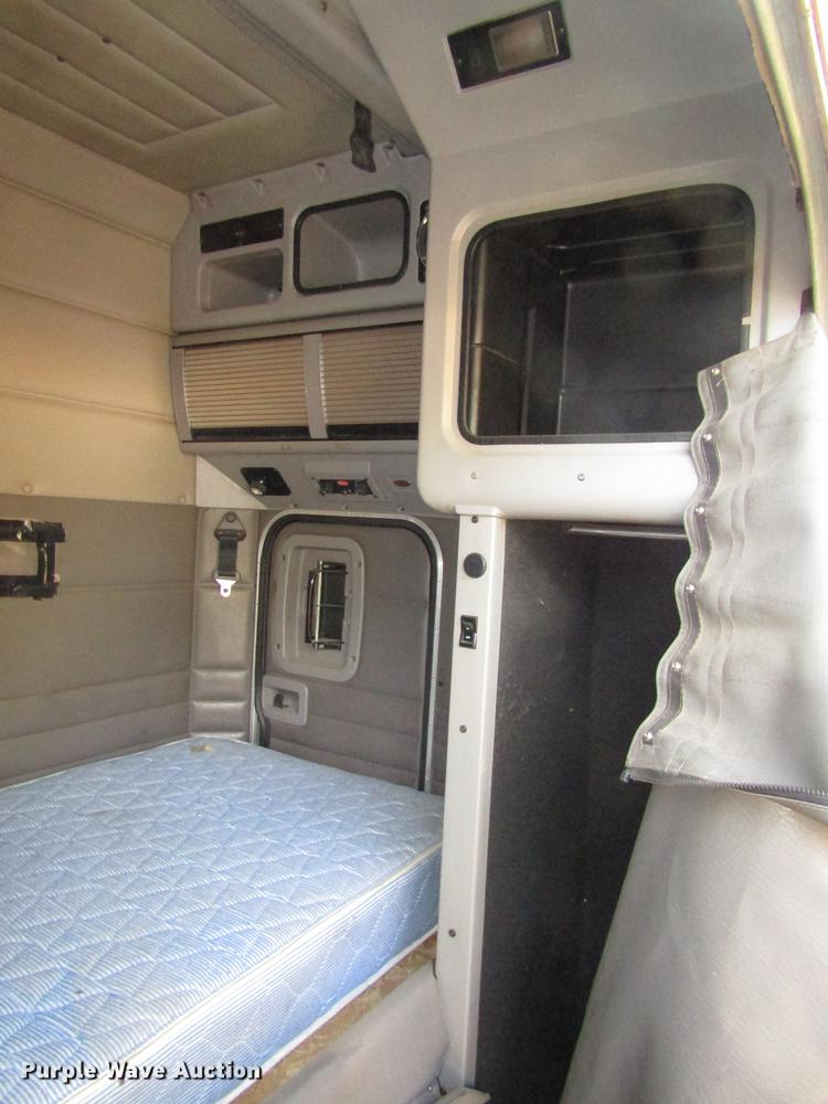 image for item DO9117 (2) Peterbilt 386 sleepers