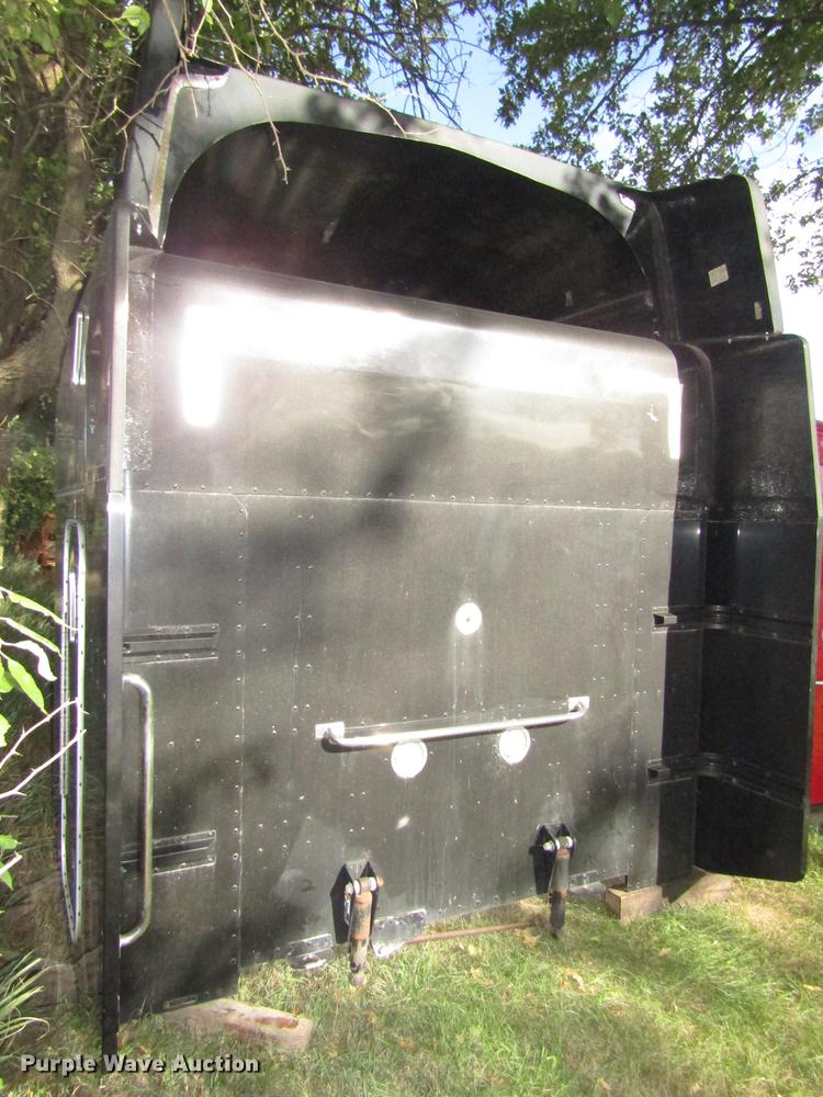 image for item DO9117 (2) Peterbilt 386 sleepers