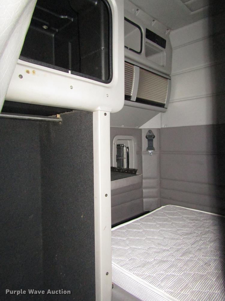 image for item DO9117 (2) Peterbilt 386 sleepers