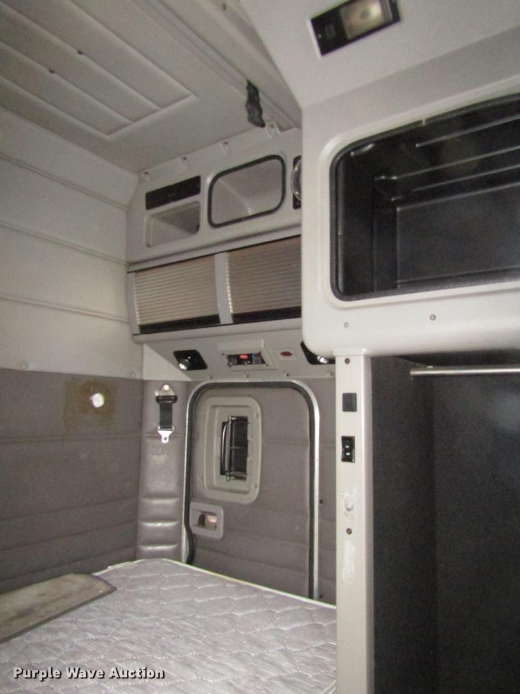 image for item DO9117 (2) Peterbilt 386 sleepers