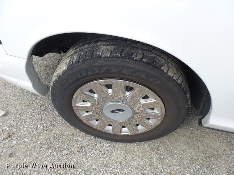 image for item DP9660 2005 Ford Crown Victoria Police Interceptor