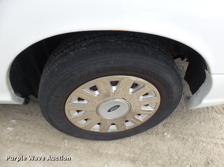 image for item DP9660 2005 Ford Crown Victoria Police Interceptor