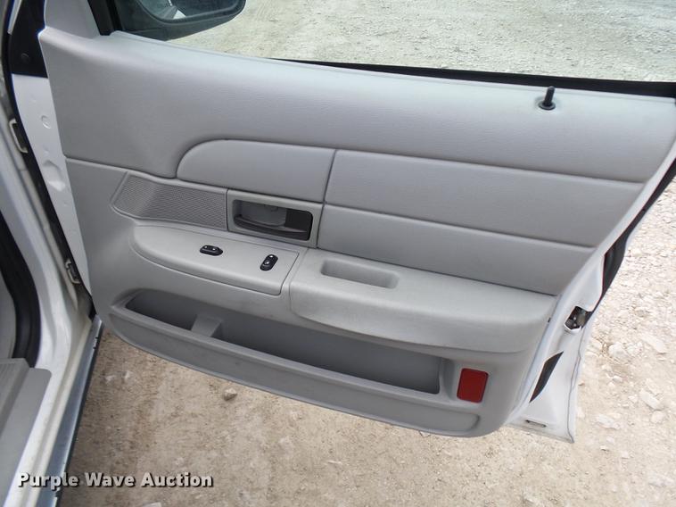 image for item DP9660 2005 Ford Crown Victoria Police Interceptor