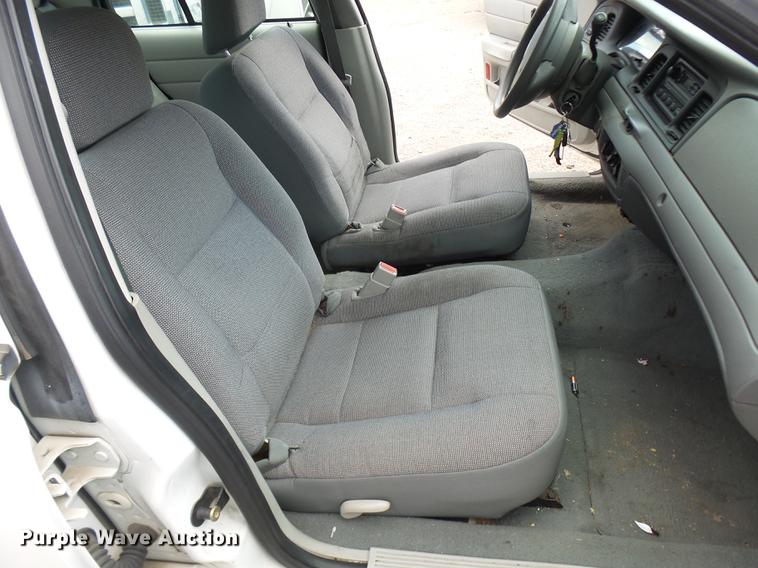 image for item DP9660 2005 Ford Crown Victoria Police Interceptor