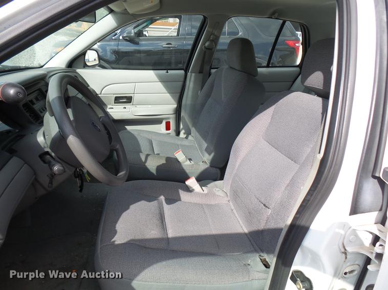 image for item DP9660 2005 Ford Crown Victoria Police Interceptor
