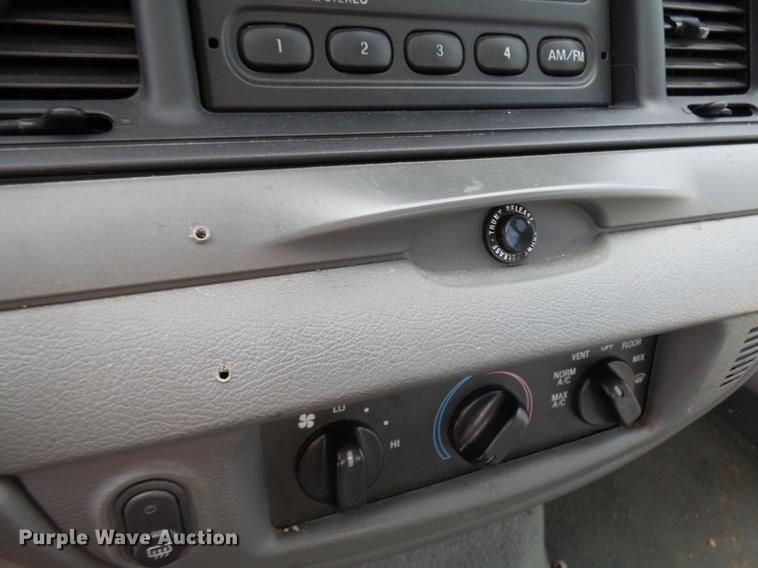 image for item DP9660 2005 Ford Crown Victoria Police Interceptor