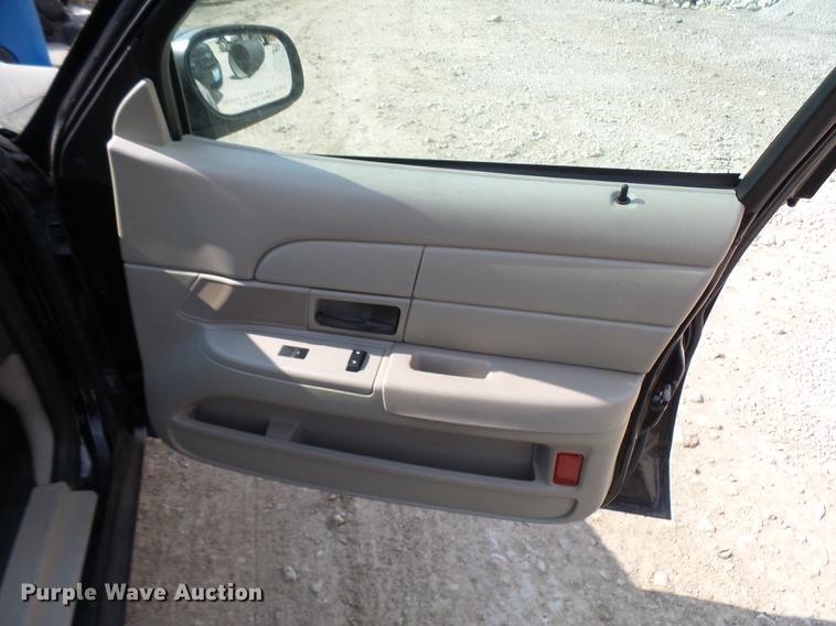 image for item DP9662 2011 Ford Crown Victoria Police Interceptor