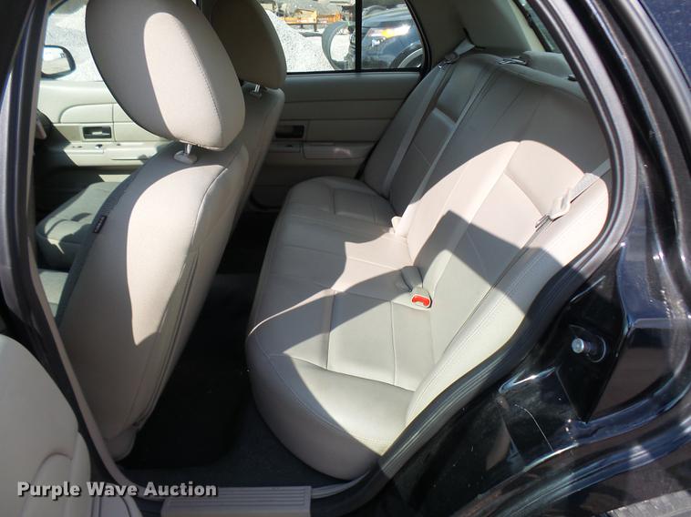 image for item DP9662 2011 Ford Crown Victoria Police Interceptor