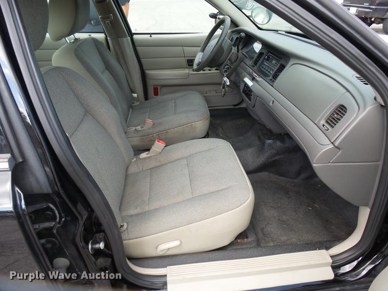 image for item DP9663 2011 Ford Crown Victoria Police Interceptor