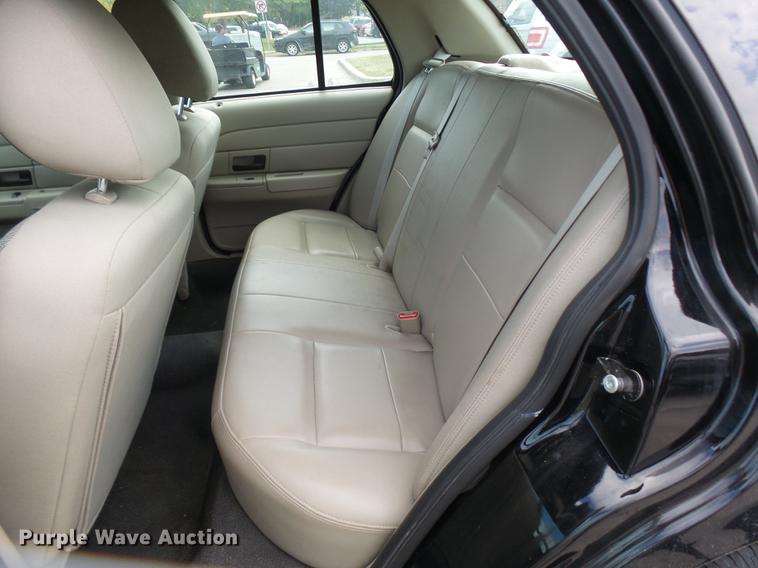 image for item DP9663 2011 Ford Crown Victoria Police Interceptor