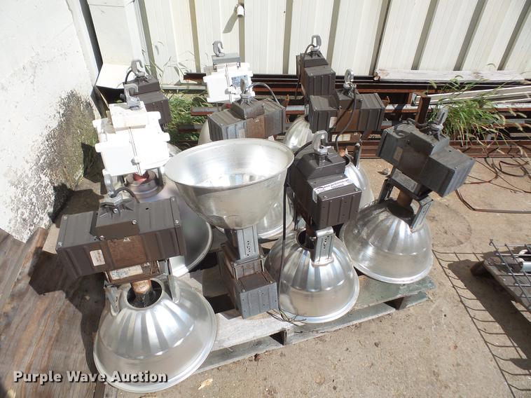 image for item DS9460 (10) shop lights