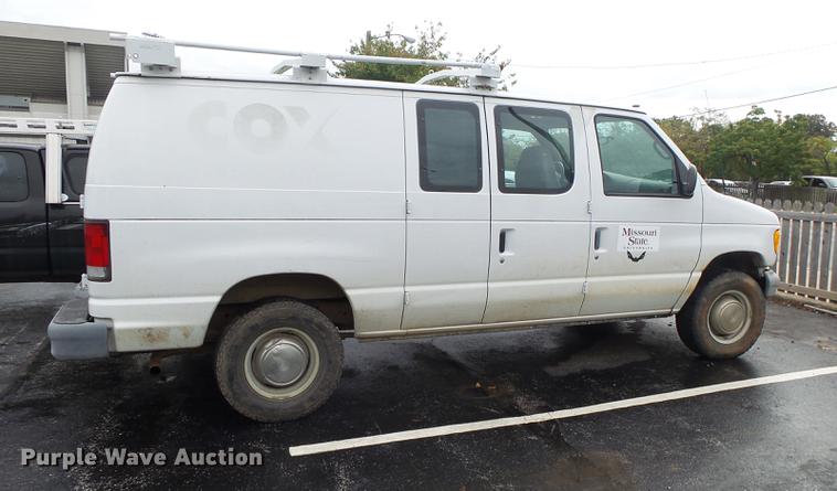 image for item DS9712 2001 Ford Econoline E250 van