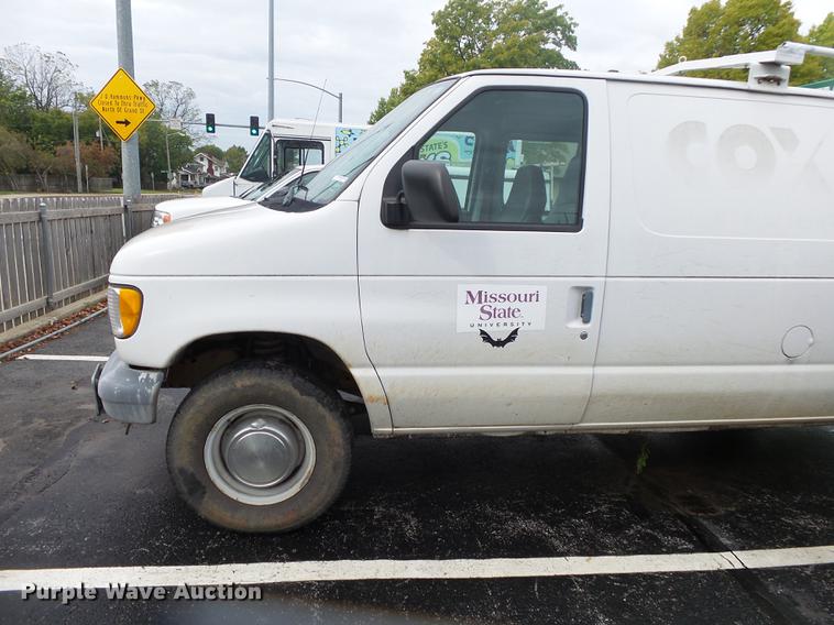 image for item DS9712 2001 Ford Econoline E250 van